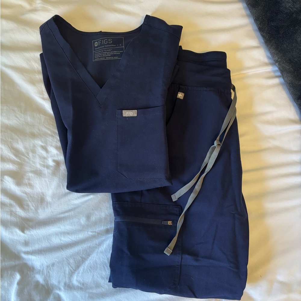 Figs Deep Blue Scrub Ensemble